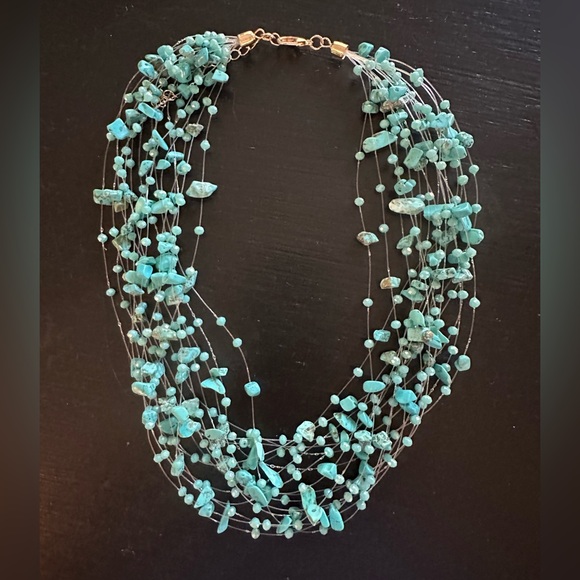 Jewelry - Faux turquoise look necklace